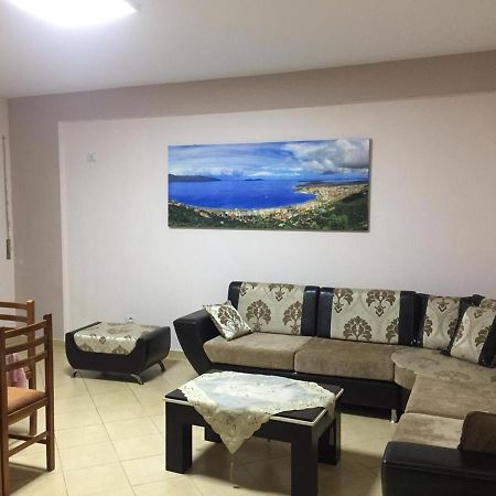 Colombo'S Apartment Vlore Bagian luar foto