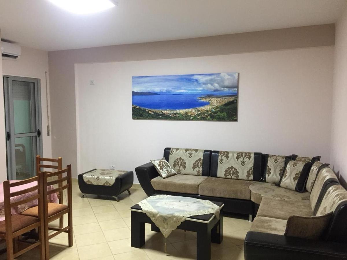 Colombo'S Apartment Vlore Bagian luar foto