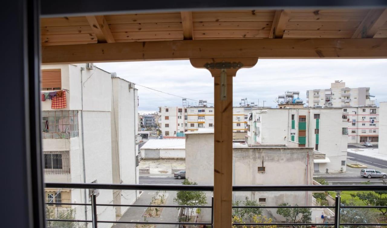 Colombo'S Apartment Vlore Bagian luar foto